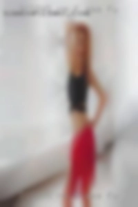 rm_f_aaa woman wanting Canada
